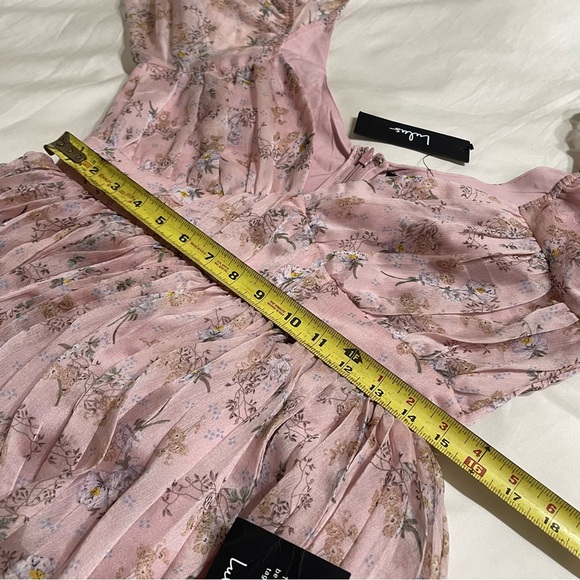 Lulus Gentle Charm Mauve Floral Print Pleated Tiered Midi Dress - Picture 9 of 16